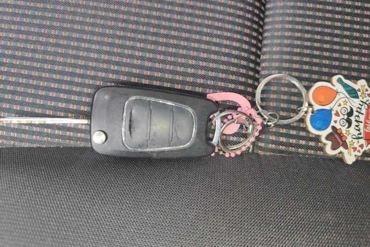 Used Nissan Livina 2010 JINRUI Edition 1.6L Automatic Standard Model Vehicle Key