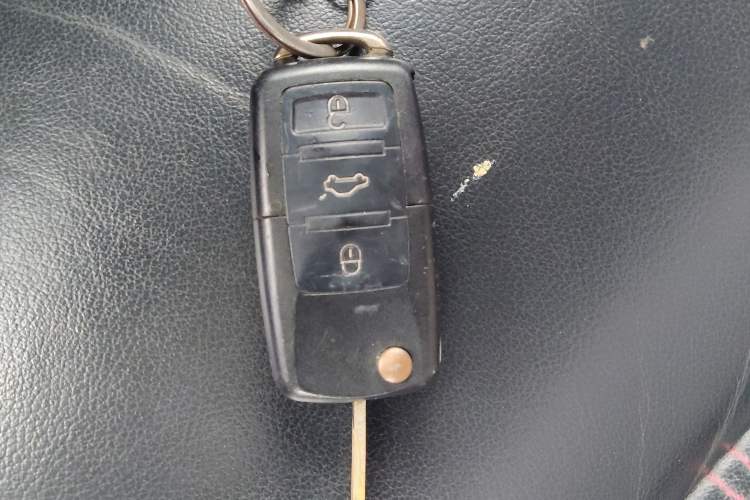 Used Nissan Livina 2010 Jingrui Edition 1.6L Manual Standard Model Vehicle Key