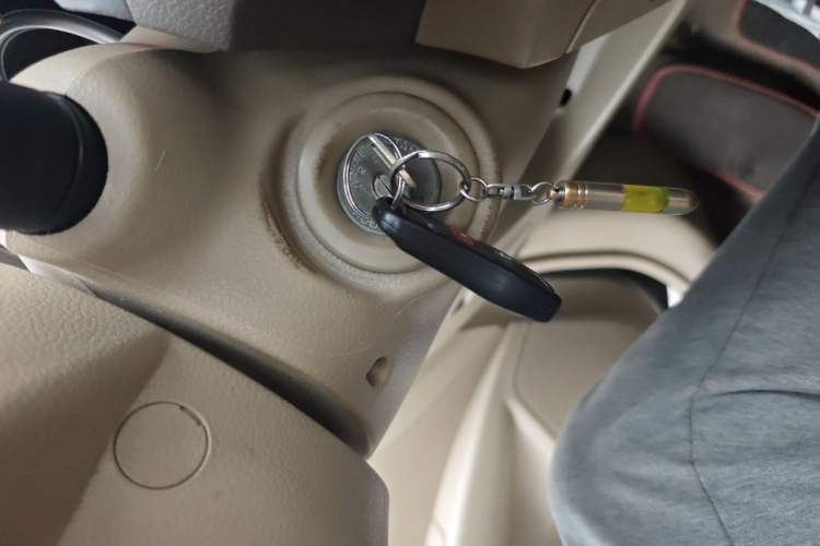 Used Nissan Livina 2010 Jingyi Edition 1.8L Automatic Standard Model Vehicle Key