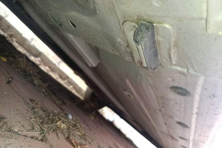 Used Nissan Livina 2010 Jingyue Edition 1.6L Manual All-Around Model Chassis Front Left