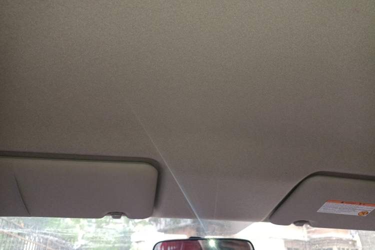 Used Nissan Livina 2010 Jingyue Edition 1.6L Manual All-Around Model Headliner
