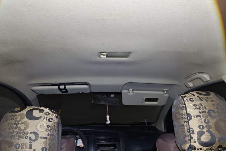 Used Nissan Livina 2010 Jingyue Edition 1.6L Manual All-Around Model Headliner