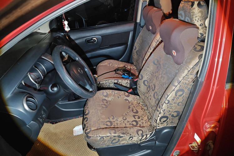 Used Nissan Livina 2010 Jingyue Edition 1.6L Manual All-Around Model Left Front Seat