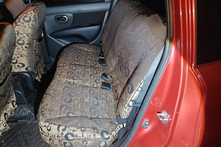 Used Nissan Livina 2010 Jingyue Edition 1.6L Manual All-Around Model Left Rear Seat