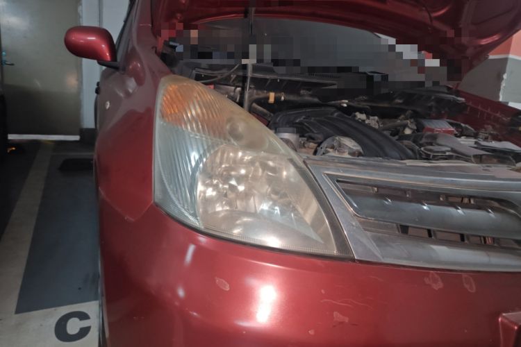 Used Nissan Livina 2010 Jingyue Edition 1.6L Manual All-Around Model Right Front Headlight