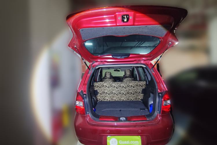 Used Nissan Livina 2010 Jingyue Edition 1.6L Manual All-Around Model Trunk