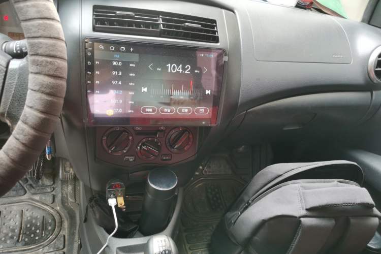 Used Nissan Livina 2010 Jingyue Edition 1.6L Manual All-Around Model Audio And AC Panel