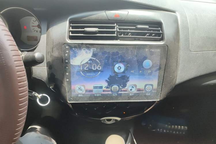 Used Nissan Livina 2010 Jingyue Edition 1.6L Manual All-Around Model Audio And AC Panel
