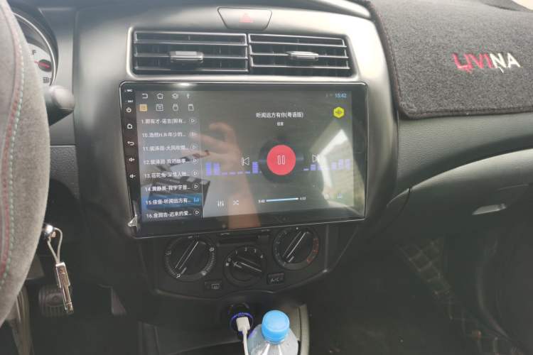 Used Nissan Livina 2010 Jingyue Edition 1.6L Manual All-Around Model Audio And AC Panel