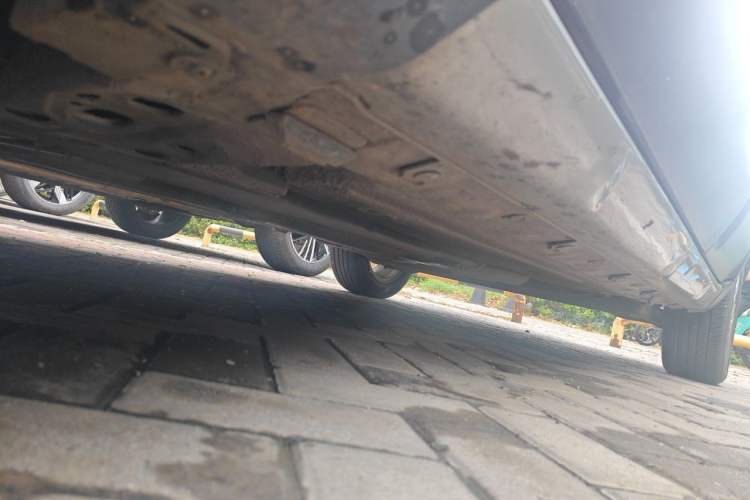 Used Nissan Livina 2010 Jingrui Edition 1.6L Automatic Smart Model Chassis Front Left