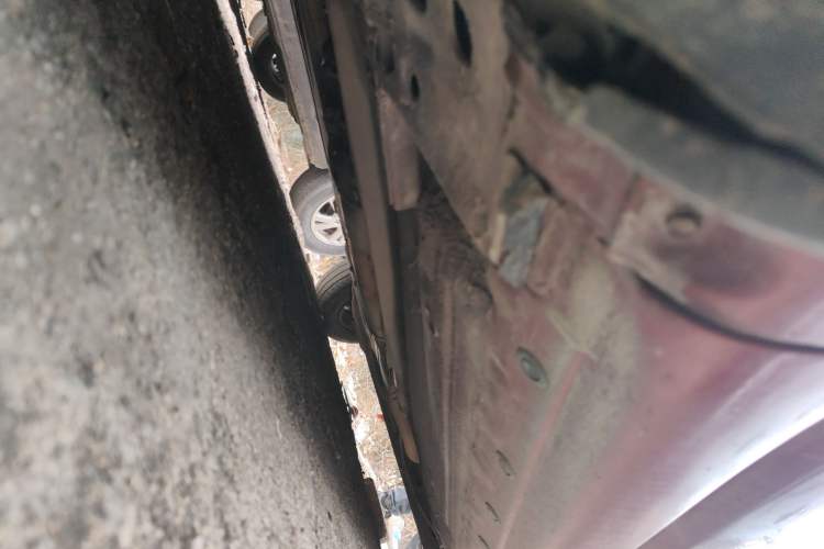 Used Nissan Livina 2010 Jingyue Edition 1.6L Automatic All-in-One Model Chassis Front Left