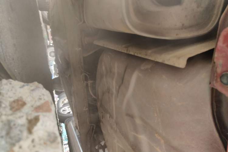 Used Nissan Livina 2010 Jingyue Edition 1.6L Automatic All-in-One Model Chassis Rear