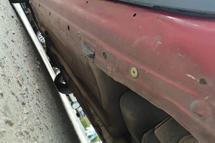 Used Nissan Livina 2010 JINRUI Edition 1.6L Automatic Standard Model Chassis Rear Left