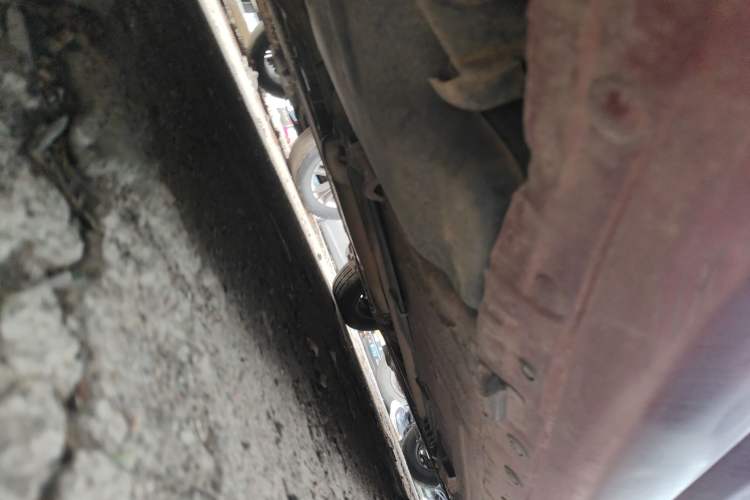 Used Nissan Livina 2010 Jingyue Edition 1.6L Automatic All-in-One Model Chassis Rear Right