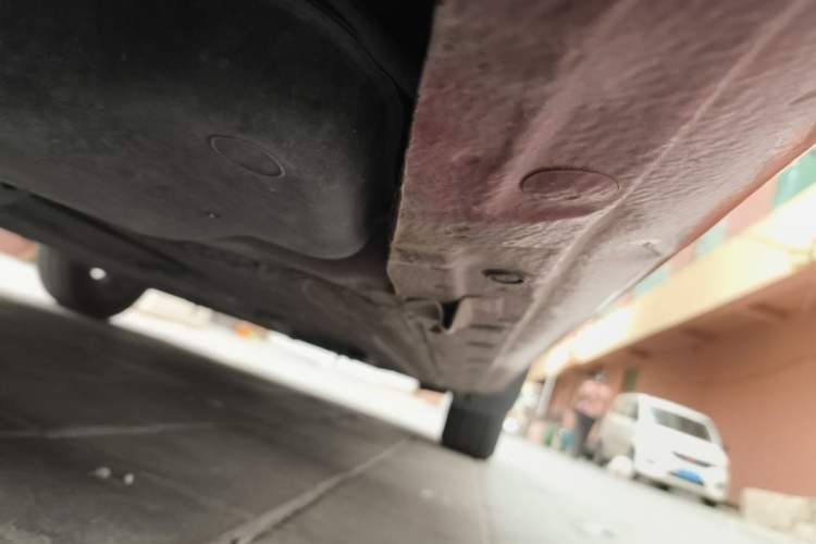 Used Nissan Livina 2010 Jingyue Edition 1.6L Automatic Supercharged Model Chassis Rear Right