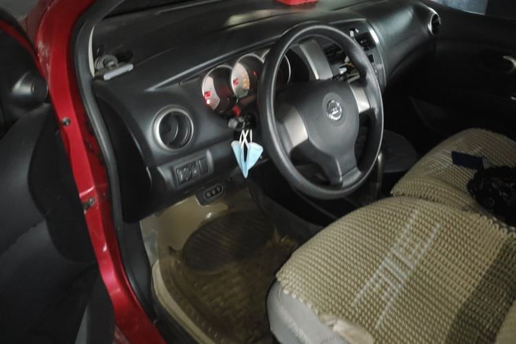 Used Nissan Livina 2010 Jingrui Edition 1.6L Automatic Smart Model Driver Seat