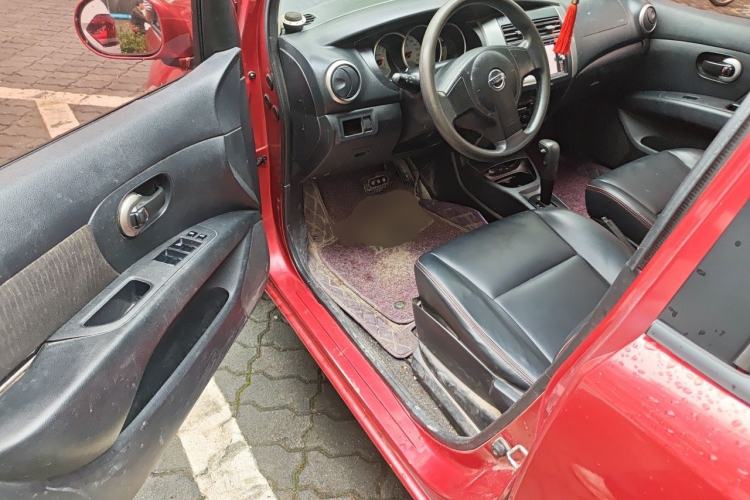Used Nissan Livina 2010 Jingyue Edition 1.6L Automatic All-in-One Model Driver Seat