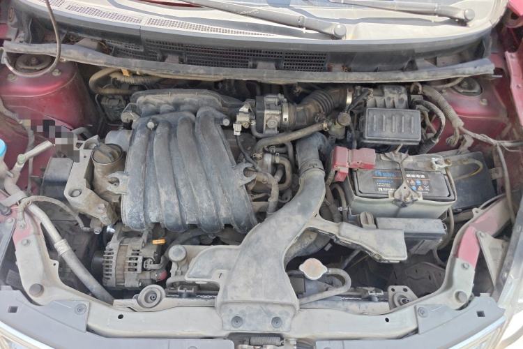 Used Nissan Livina 2010 Jingyue Edition 1.6L Manual All-Around Model Engine Bay