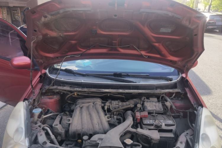 Used Nissan Livina 2010 Jingyue Edition 1.6L Automatic All-in-One Model Engine Bay
