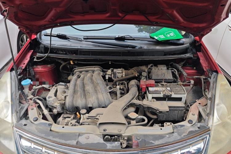 Used Nissan Livina 2010 Jingyue Edition 1.6L Manual All-Around Model Engine Bay