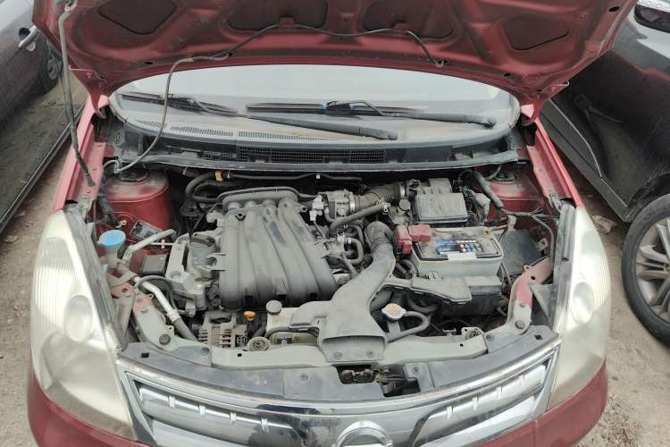 Used Nissan Livina 2010 Jingyue Edition 1.6L Automatic All-in-One Model Engine Bay