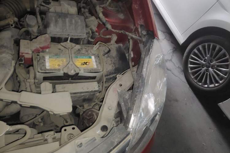Used Nissan Livina 2010 Jingrui Edition 1.6L Automatic Smart Model Engine Bay Left