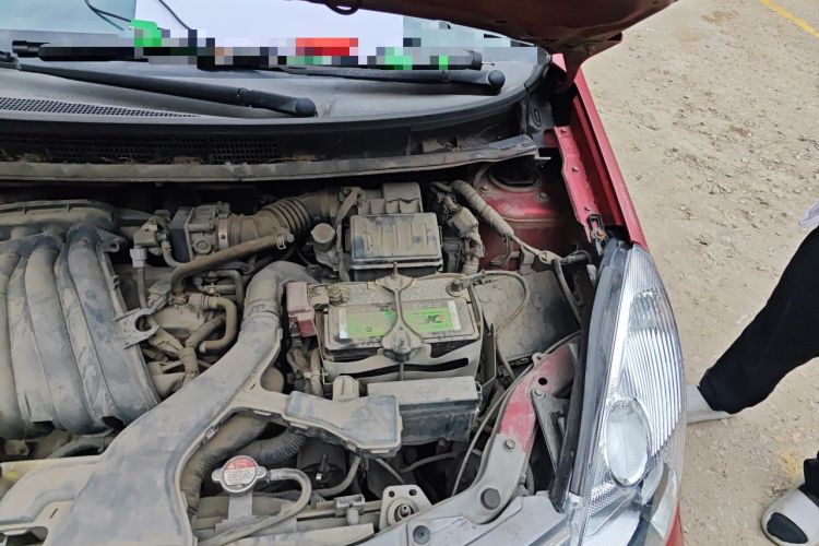 Used Nissan Livina 2010 JINRUI Edition 1.6L Automatic Standard Model Engine Bay Left