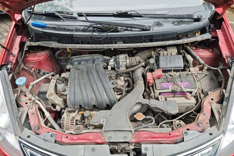 Used Nissan Livina 2010 Jingyue Edition 1.6L Automatic All-in-One Model Engine Bay