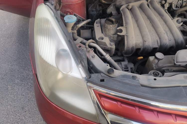 Used Nissan Livina 2010 Jingyue Edition 1.6L Automatic All-in-One Model Engine Bay Right