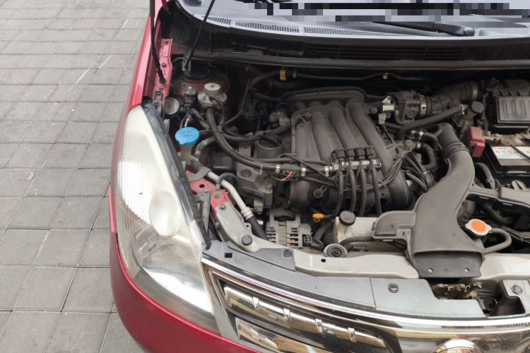 Used Nissan Livina 2010 Jingyue Edition 1.6L Automatic Supercharged Model Engine Bay Right