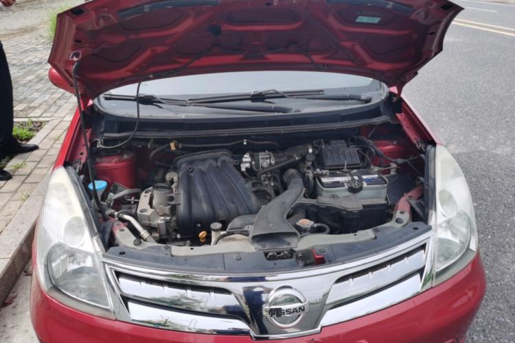 Used Nissan Livina 2010 Jingyue Edition 1.6L Manual All-Around Model Engine Bay