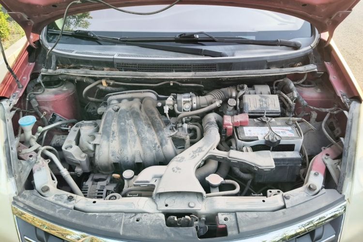 Used Nissan Livina 2010 Jingyue Edition 1.6L Automatic All-in-One Model Engine Bay