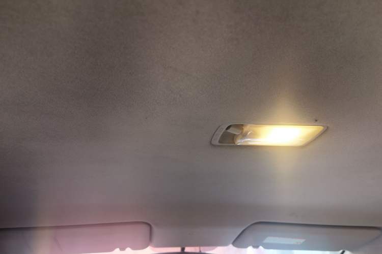 Used Nissan Livina 2010 Jingyue Edition 1.6L Automatic All-in-One Model Headliner
