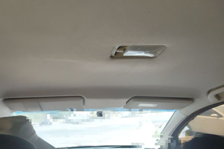 Used Nissan Livina 2010 Jingyue Edition 1.6L Manual All-Around Model Headliner