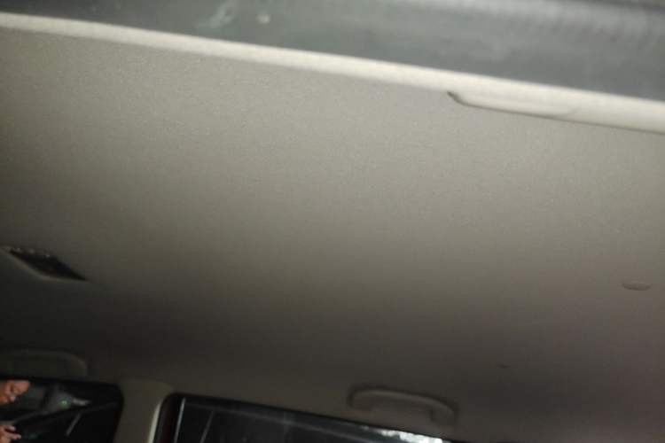 Used Nissan Livina 2010 Jingrui Edition 1.6L Automatic Smart Model Headliner