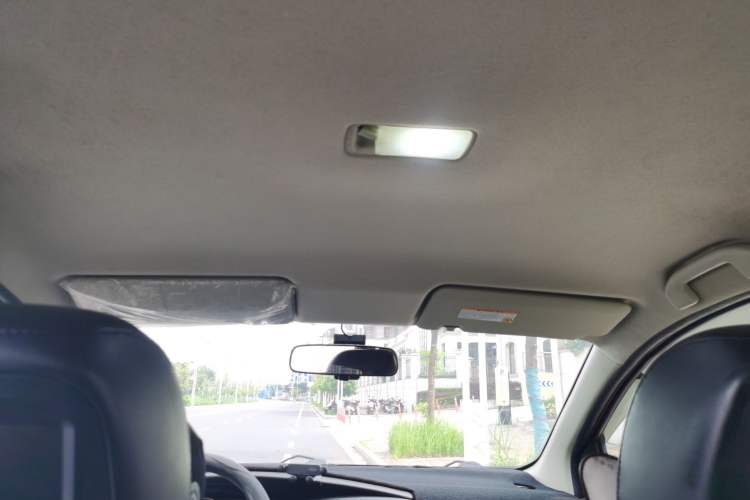 Used Nissan Livina 2010 Jingyue Edition 1.6L Manual All-Around Model Headliner