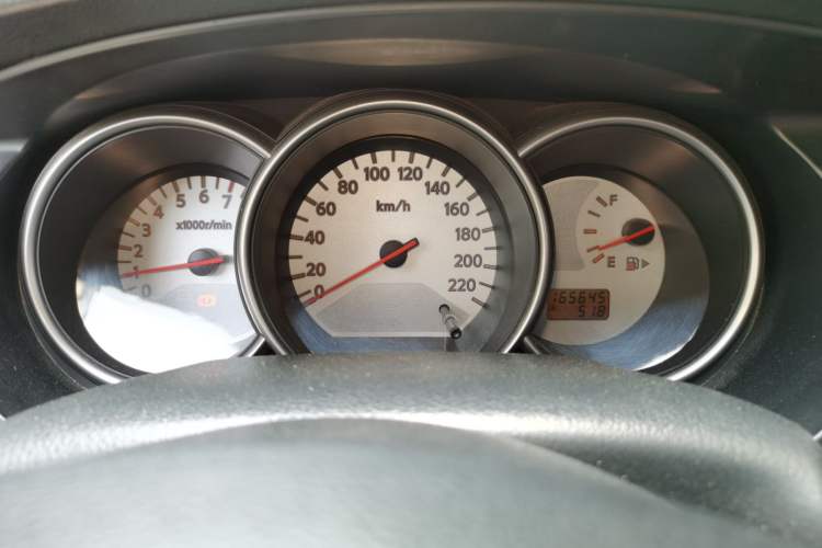 Used Nissan Livina 2010 Jingyue Edition 1.6L Manual All-Around Model Instrument Cluster