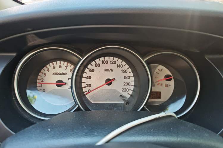 Used Nissan Livina 2010 Jingyue Edition 1.6L Manual Supercharged Model Instrument Cluster