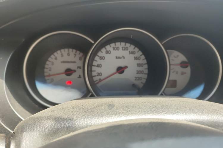 Used Nissan Livina 2010 Jingyue Edition 1.6L Manual All-Around Model Instrument Cluster