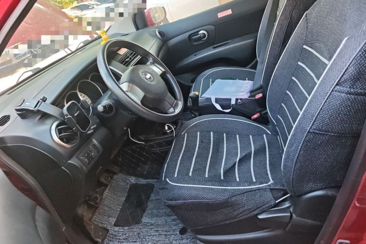Used Nissan Livina 2010 Jingyue Edition 1.6L Manual Supercharged Model Left Front Seat