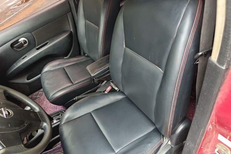 Used Nissan Livina 2010 Jingyue Edition 1.6L Automatic All-in-One Model Left Front Seat
