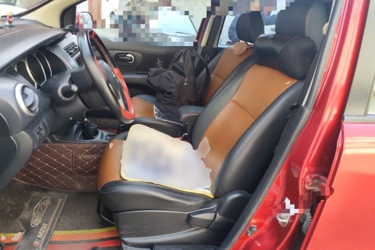 Used Nissan Livina 2010 Jingyue Edition 1.6L Manual All-Around Model Left Front Seat