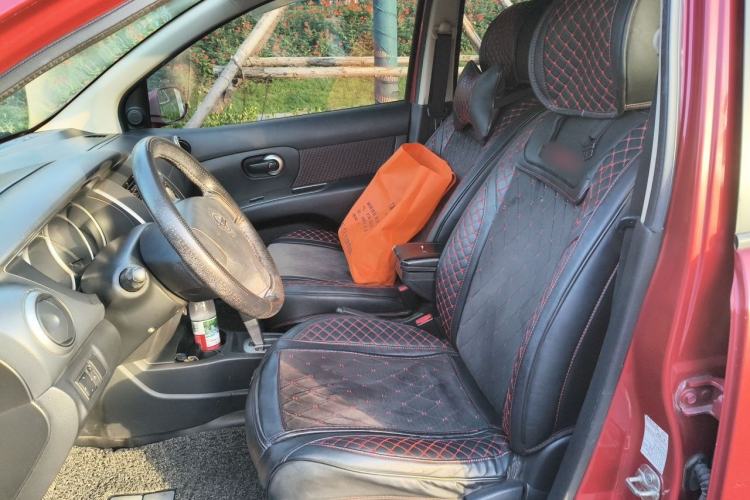 Used Nissan Livina 2010 Jingyue Edition 1.6L Automatic All-in-One Model Left Front Seat