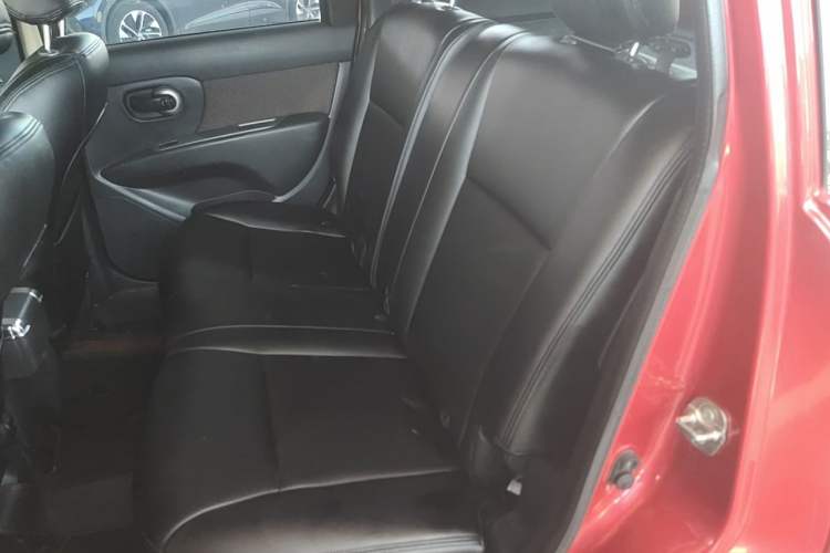 Used Nissan Livina 2010 JINRUI Edition 1.6L Automatic Standard Model Left Rear Seat
