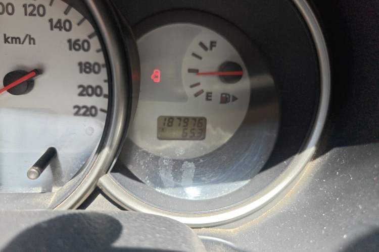 Used Nissan Livina 2010 Jingyue Edition 1.6L Manual All-Around Model Odometer Close Up