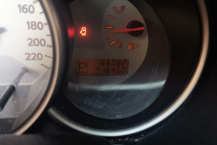 Used Nissan Livina 2010 Jingyue Edition 1.6L Automatic All-in-One Model Odometer Close Up