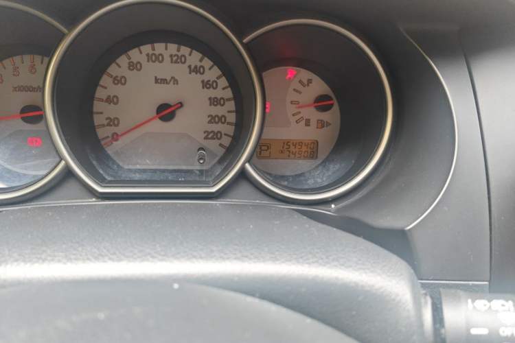 Used Nissan Livina 2010 Jingrui Edition 1.6L Automatic Smart Model Odometer Close Up