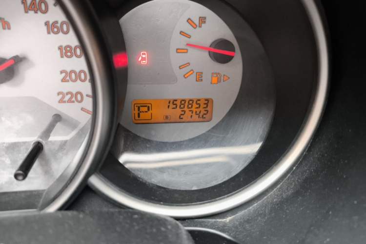 Used Nissan Livina 2010 Jingyue Edition 1.6L Automatic Supercharged Model Odometer Close Up