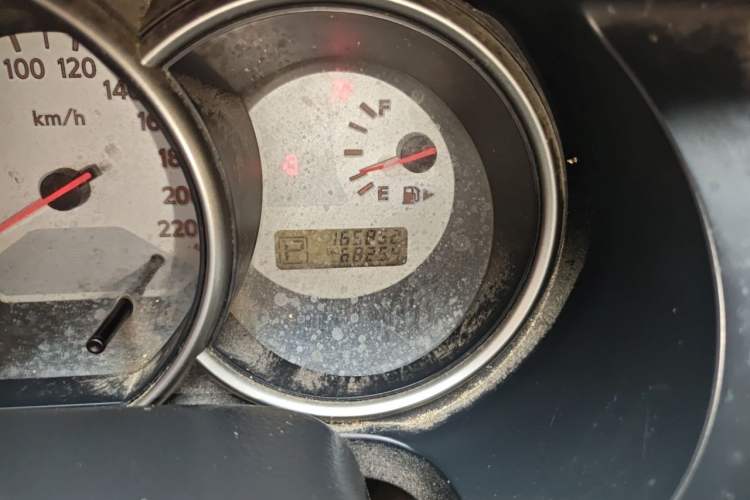 Used Nissan Livina 2010 Jingyue Edition 1.6L Automatic All-in-One Model Odometer Close Up