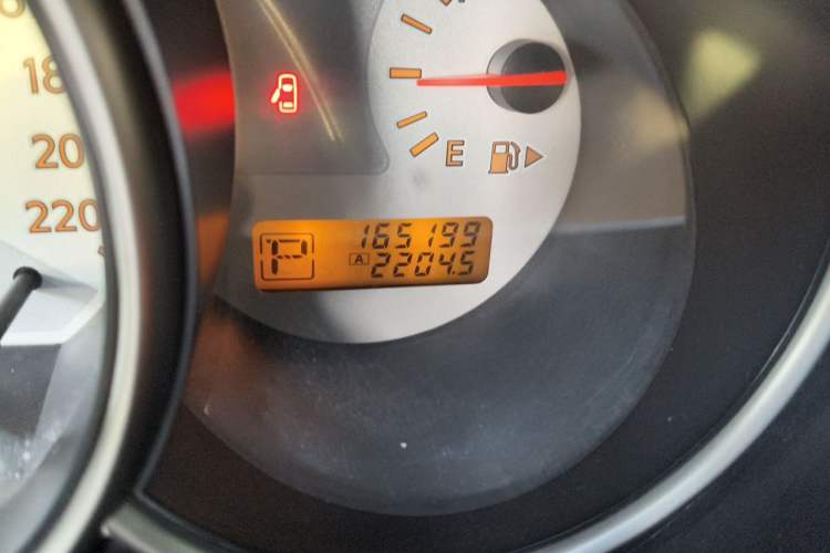 Used Nissan Livina 2010 Jingyue Edition 1.6L Automatic All-in-One Model Odometer Close Up
